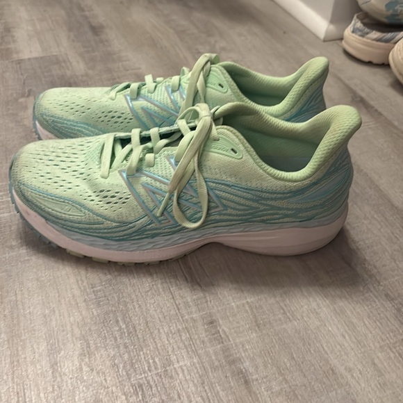 New Balance Women's Mint Green Athletic Shoes - Picture 4 of 7